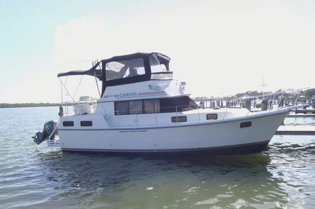36′ Carver Aft Cabin