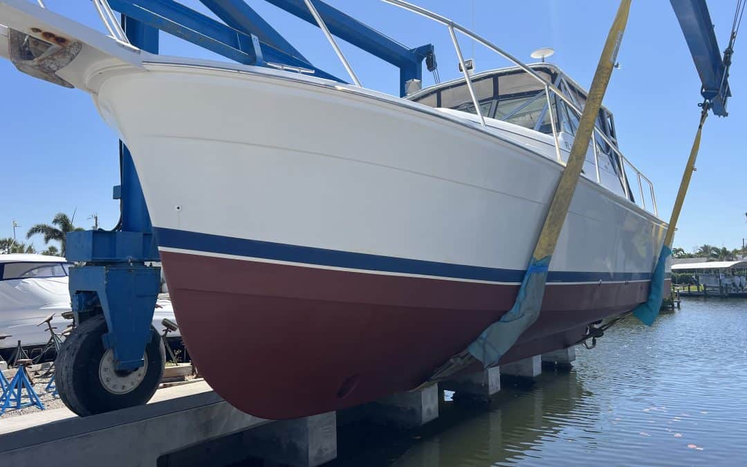 30′ Mainship Pilot Trinidad Pro 1086 Red Bottom Paint